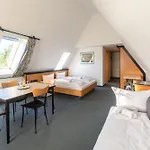 Zur Alten Schmiede 3* Schaprode