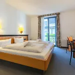 Ruegenschmiede Vis A Vis Hiddensee 酒店 沙普罗德