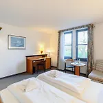 Ruegenschmiede Vis A Vis Hiddensee 3* 沙普罗德