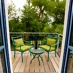 Ruegenschmiede Vis A Vis Hiddensee Hotel Schaprode