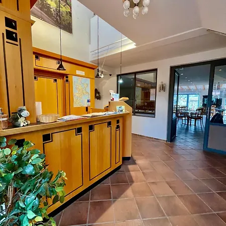Hotel Ruegenschmiede Vis A Vis Hiddensee 3*