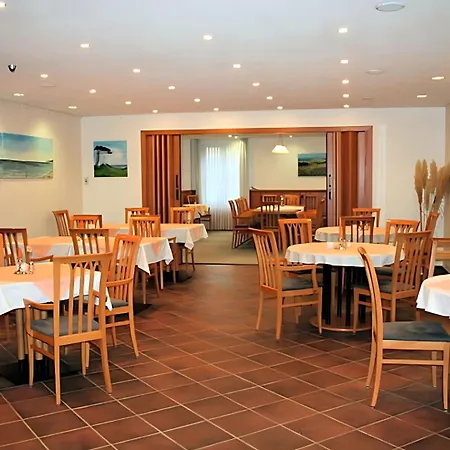 Ruegenschmiede Vis A Vis Hiddensee