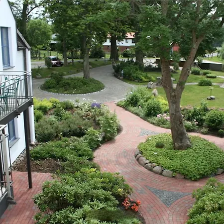 Hotel Ruegenschmiede Vis A Vis Hiddensee 3*