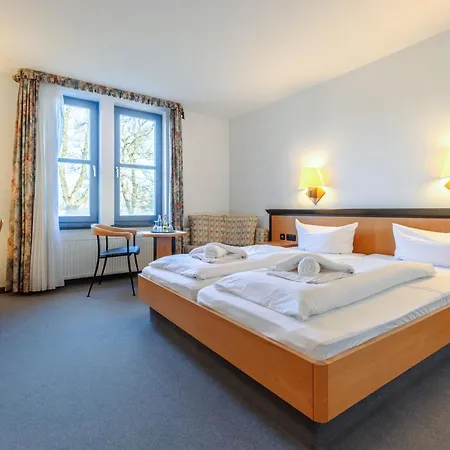 Ruegenschmiede Vis A Vis Hiddensee