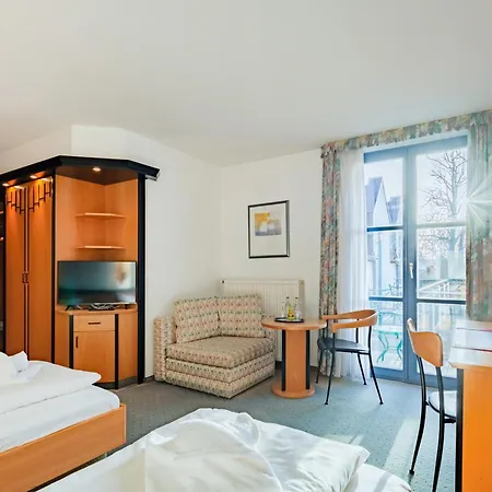 Szálloda Ruegenschmiede Vis A Vis Hiddensee 3*