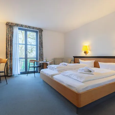Hotel Ruegenschmiede Vis A Vis Hiddensee Schaprode