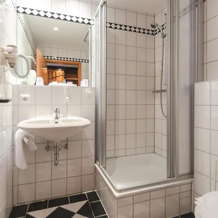 Ruegenschmiede Vis A Vis Hiddensee Hotel 3*