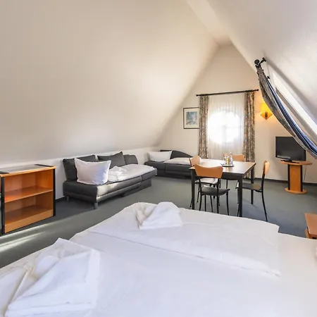 Hotel Ruegenschmiede Vis A Vis Hiddensee
