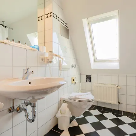 Ruegenschmiede Vis A Vis Hiddensee 3*