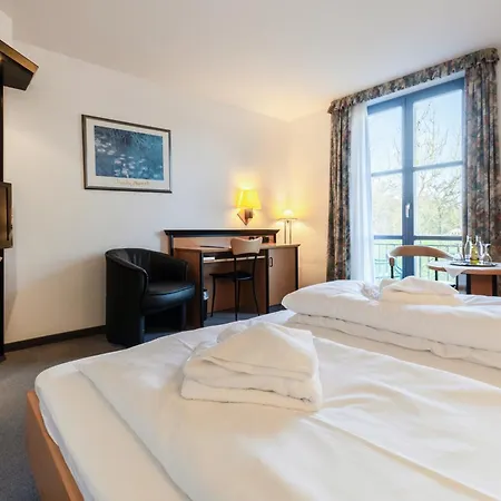 Hotel Ruegenschmiede Vis A Vis Hiddensee Schaprode