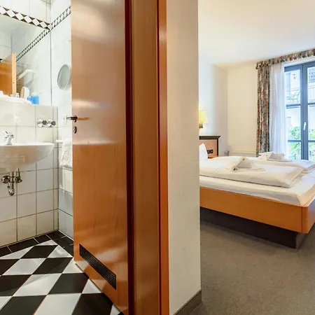 Hotel Ruegenschmiede Vis A Vis Hiddensee