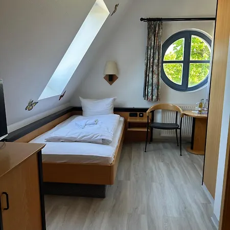 Ruegenschmiede Vis A Vis Hiddensee מלון 3*