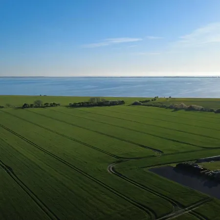 Ruegenschmiede Vis A Vis Hiddensee