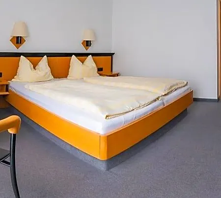 Ruegenschmiede Vis A Vis Hiddensee Szálloda 3*