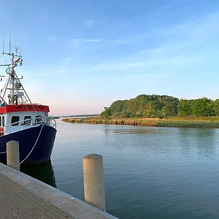 Ruegenschmiede Vis A Vis Hiddensee Schaprode