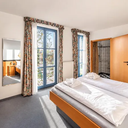 Hotel Ruegenschmiede Vis A Vis Hiddensee