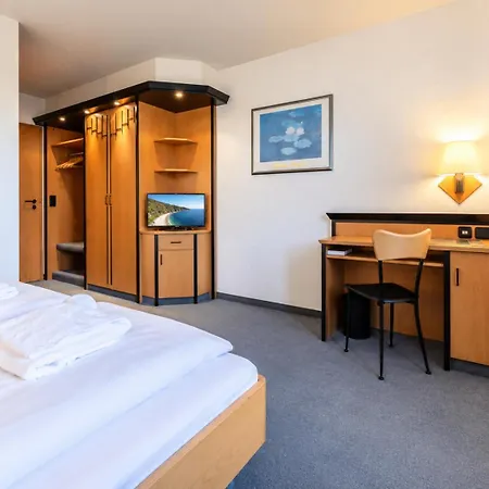 Hotel Ruegenschmiede Vis A Vis Hiddensee