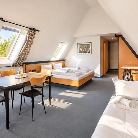 Hotel Ruegenschmiede Vis A Vis Hiddensee
