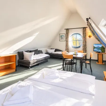Hotel Ruegenschmiede Vis A Vis Hiddensee