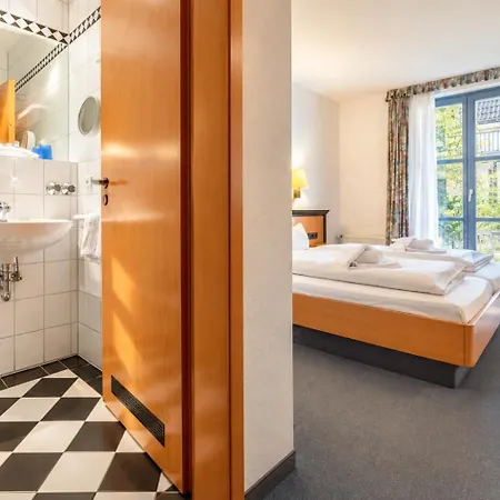 Ruegenschmiede Vis A Vis Hiddensee Hotel 3*