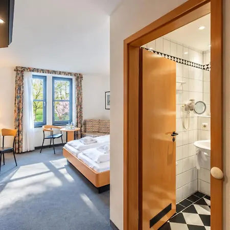 Ruegenschmiede Vis A Vis Hiddensee Hotel 3*
