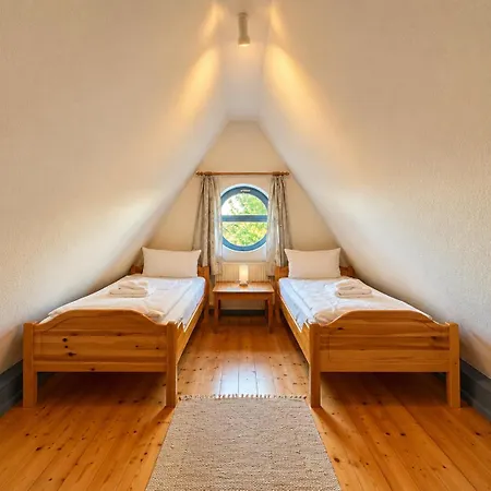 Hotel Ruegenschmiede Vis A Vis Hiddensee Schaprode